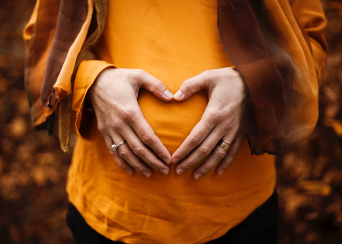 4 Alternative Ways to Congratulate a Pregnant Mother
